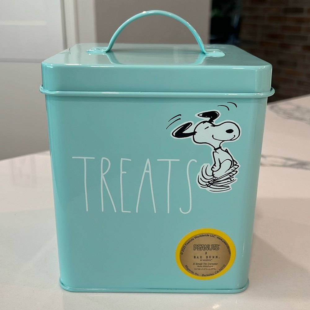 🐾Rae Dunn  Metal TREATS Storage.